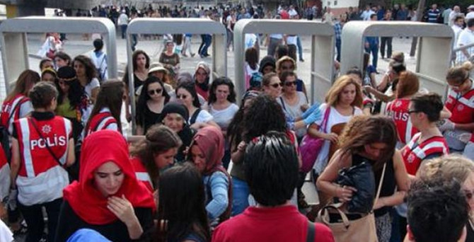 Ankara'da "barış mitingi" başlamadan bitti