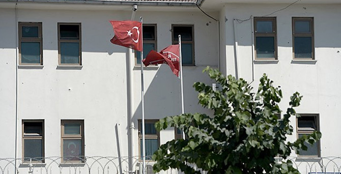 Jandarma karakollarına saldırı: 2 asker yaralı