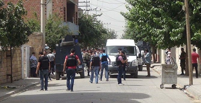 Teröristlerin bıraktığı patlayıcı bir çocuğun canını aldı