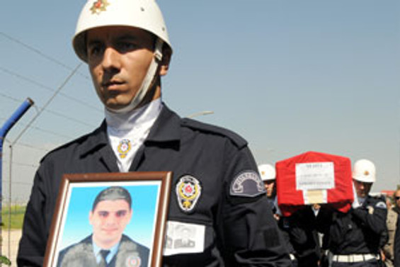 Silopi'de polise saldırı