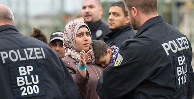 Avusturya da sınır kontrollerine başladı