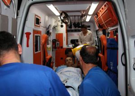 Bingöl'de polis otosuna saldırdılar