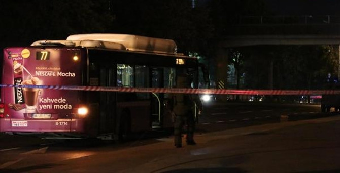 Beyoğlu'da otobüse molotoflu saldırı