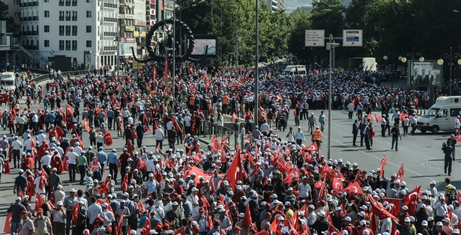 Onbinler Ankara’da teröre ‘hayır’ kardeşliği ‘evet’ dedi
