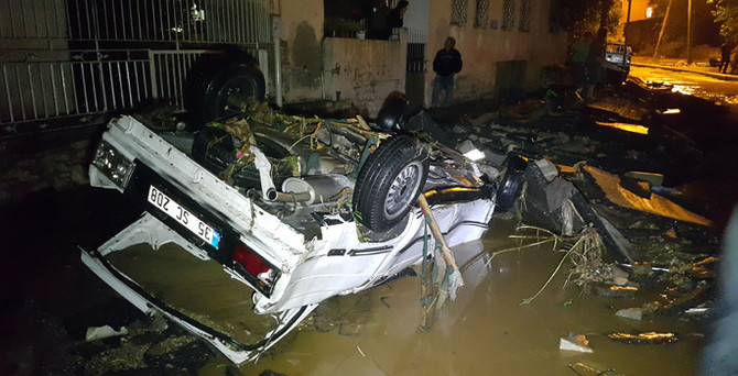 Bodrum sokakları dereye döndü!