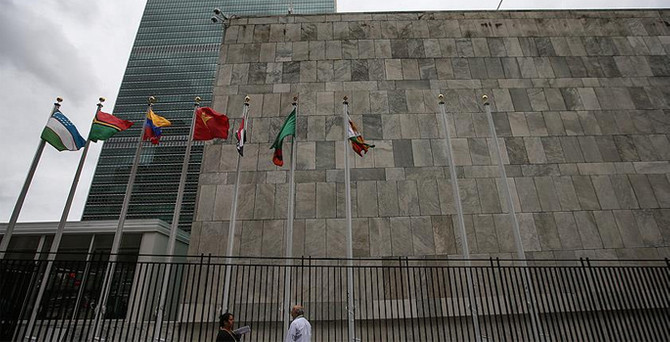 Filistin bayrağı BM'de göndere çekiliyor