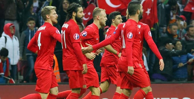 Çek Cumhuriyeti-Türkiye maçının biletleri tükendi