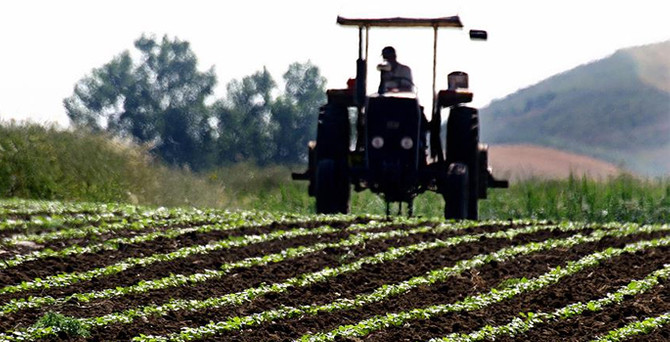 Tarlaları otopilotlu traktörler sürecek