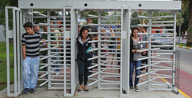 Ege Üniversitesi'nde turnikeli dönem