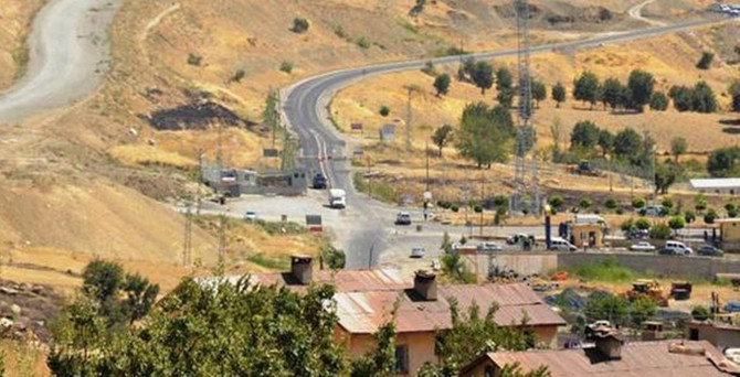 Şırnak'ta lojmanlara saldırı: 2 asker yaralı
