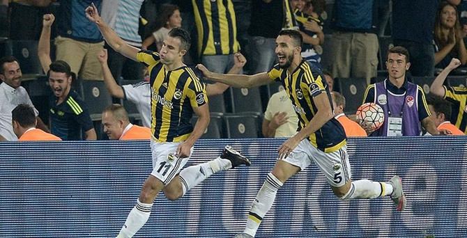 Van Persie formayı kaptı