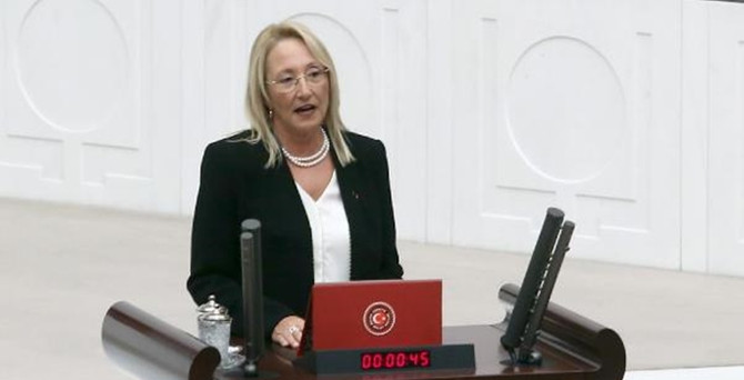 Eski bakan YÖK üyeliğine atandı
