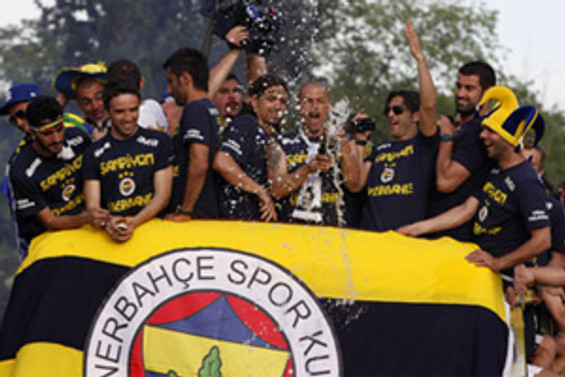 İsim hakkı gelirinde de şampiyon