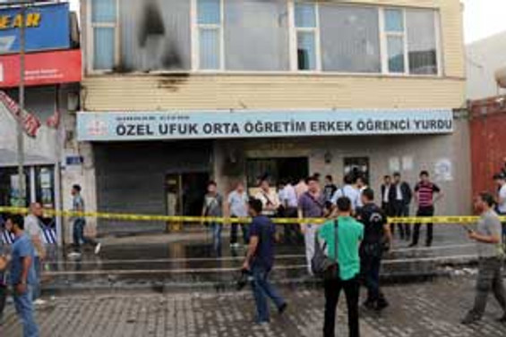 Öğrenci yurduna molotoflu saldırı