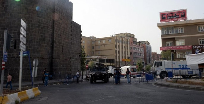 Diyarbakır'da belediyelere 'teröre yardım' soruşturması