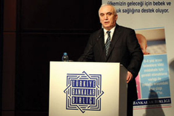Kıbrıslı bankacılara eğitim verecek