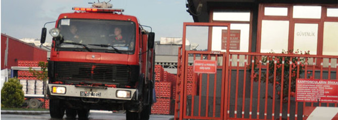 Meşrubat fabrikasında buhar kazanı patladı