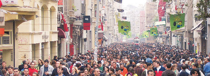 Perakendeci, caddelerden vazgeçmedi