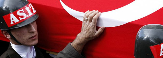 Şehit polisler toprağa verildi