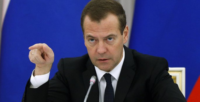Medvedev'den projeleri durdurma talimatı
