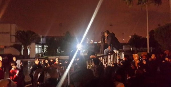 Karşıyaka taraftarı tesisleri bastı
