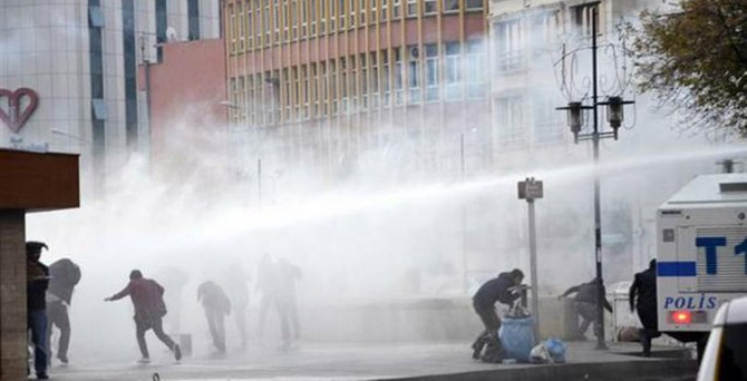 Diyarbakırda sokaklar karıştı