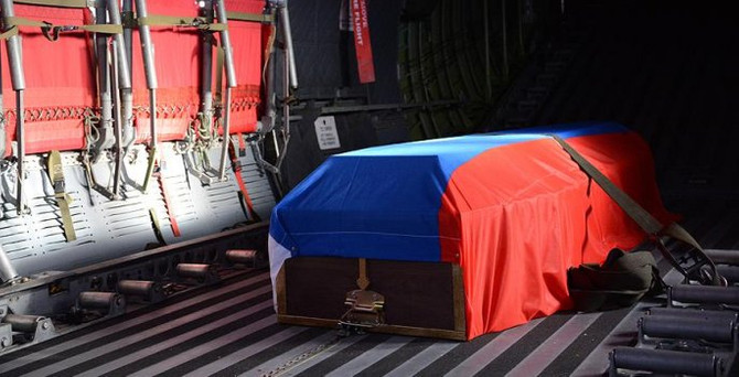 Rus pilotun cenazesi Moskova'da