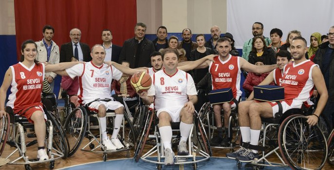 Baskete engel tanımadılar