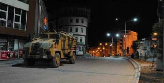 Nusaybin'de yasak 22.00'de kalkıyor