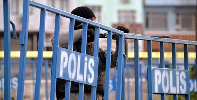 Van'da çatışma, 1 polis şehit