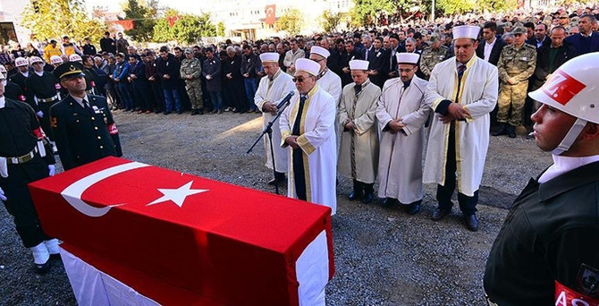 Şehit astsubay Demirci son yolculuğuna uğurlandı
