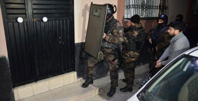 'Bin polisle' şafak operasyonu