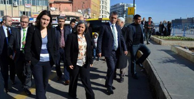 AP Raportörü Diyarbakır'da