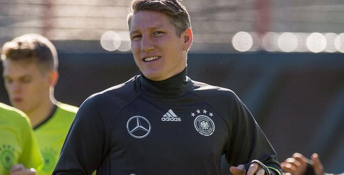 Schweinsteiger'a üç maç ceza