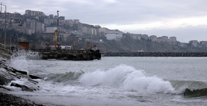 Marmara'da ulaşıma poyraz engeli