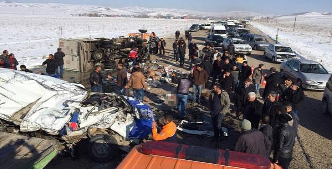 Van'da katliam gibi kaza: 11 ölü