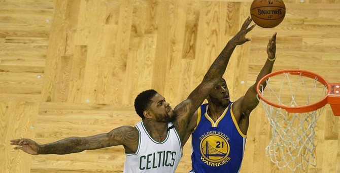 Warriors'tan 24 maçta 24 galibiyet