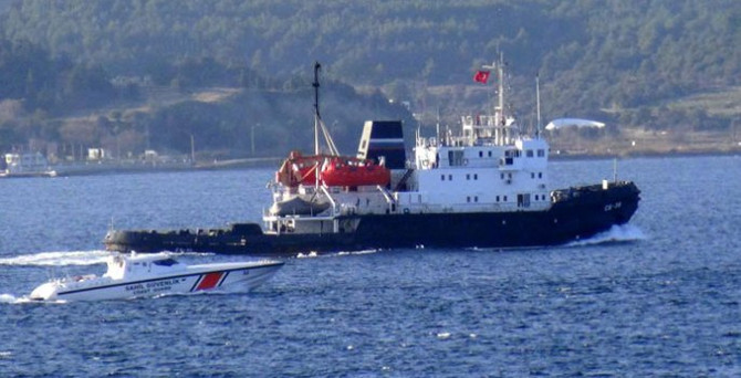 Rus askeri gemisine yakın takip