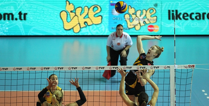 VakıfBank ilk devreyi yenilgisiz tamamladı