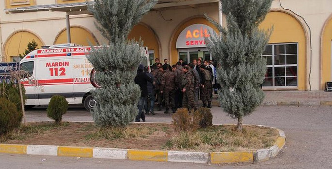 Mardin'de roketatarlı saldırı: 2 polis yaralı