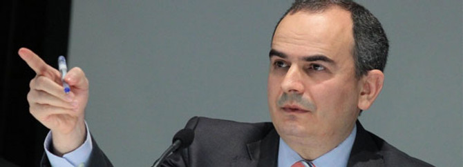 Krediler ekonomiden hızlı büyüyor; yavaşlamalı