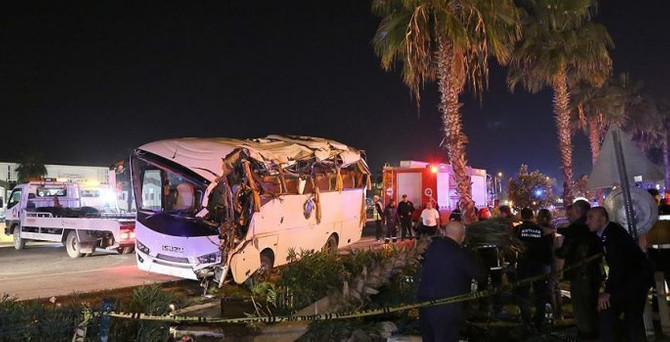 Antalya'da zincirleme kaza: 20 yaralı