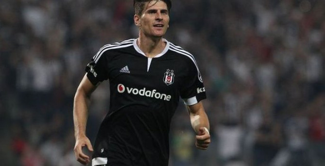 Gomez, Beşiktaş'ta kalacak mı?