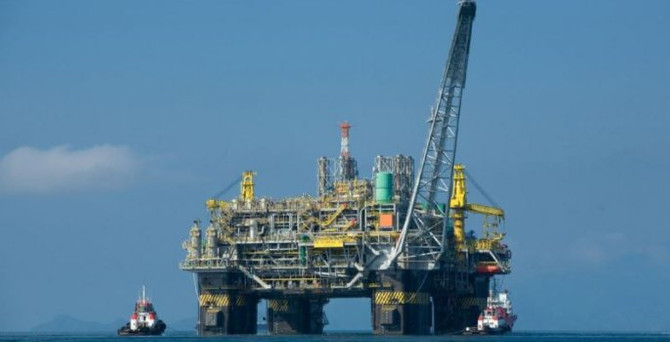 Ukrayna Rusya'ya çağrı: Petrol platformlarını geri verin