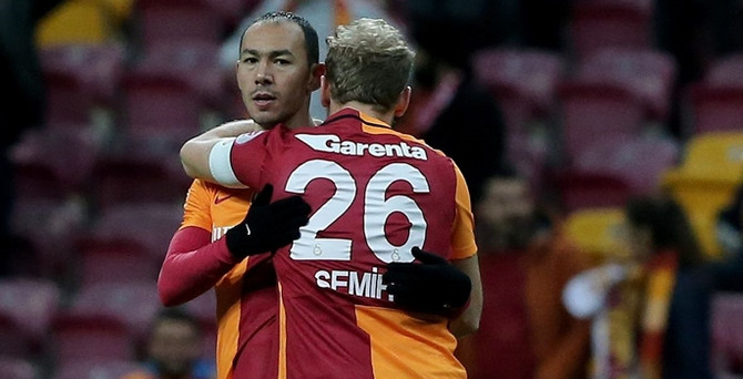 Aslan galibiyetle başladı