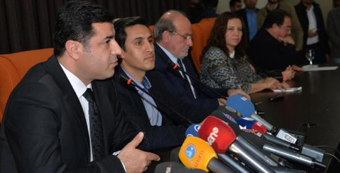 Demirtaş: Parlamentodan çekilmeyeceğiz