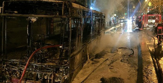 Okmeydanı'nda halk otobüslerine molotofkokteylli saldırı
