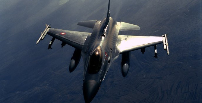 Suriye sınırında F-16'lar ile devriye