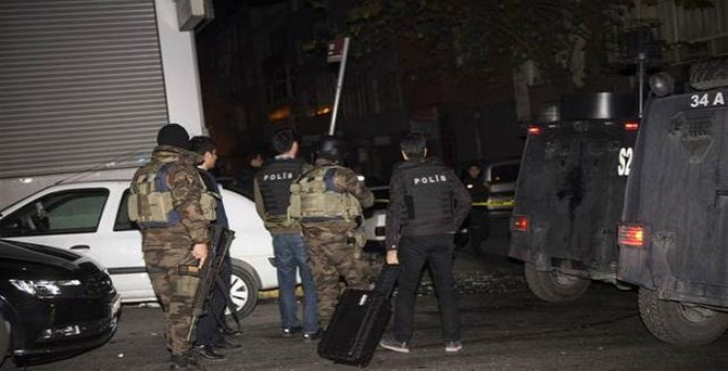 İstanbul'da çatışma: 2 terörist öldürüldü