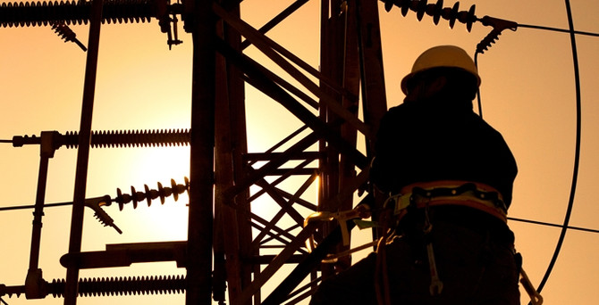Sık kesilen elektrik, üretimi aksatıyor